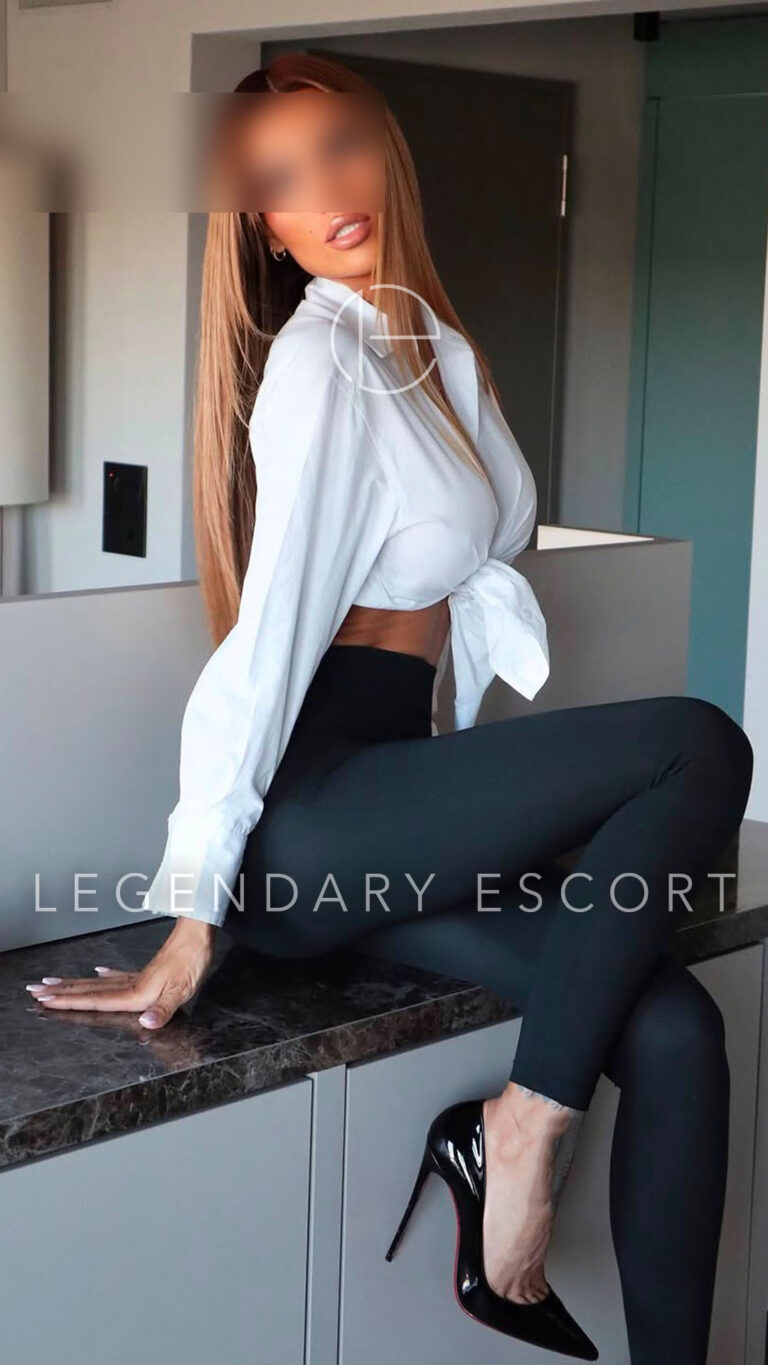 Alena (OnlyFans)